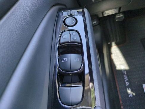 New 2025 Nissan Altima 2.5 SR image 21