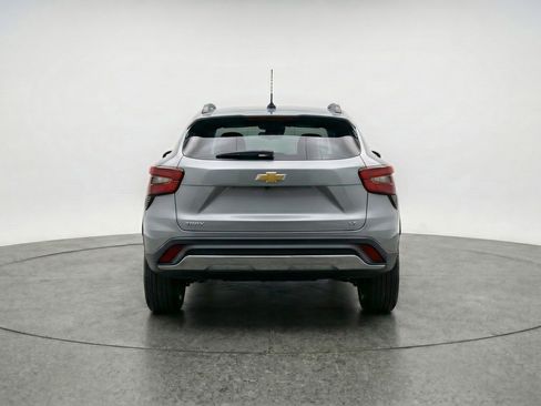 Used 2025 Chevrolet Trax LT w/ LT Convenience Package FWD image 7