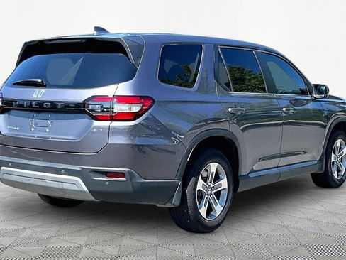 Used 2025 Honda Pilot EX-L image 6