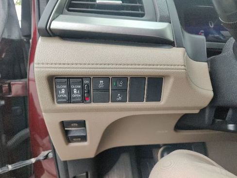 Used 2019 Honda Odyssey EX image 24