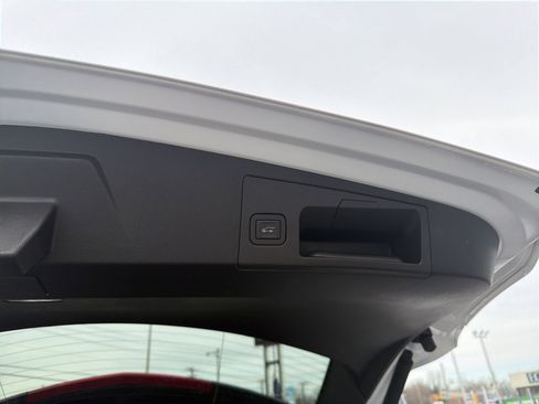 Certified 2025 Cadillac XT5 Premium Luxury image 30