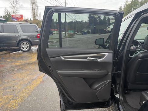 Used 2020 Cadillac XT6 Sport image 28