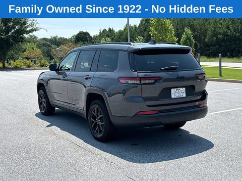 Used 2025 Jeep Grand Cherokee L Laredo AWD/4WD image 5