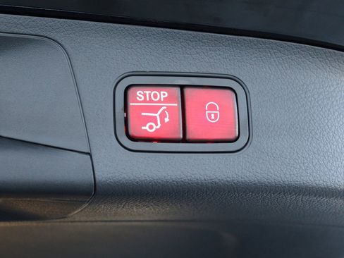 Used 2025 Mercedes-Benz GLA 250 image 14