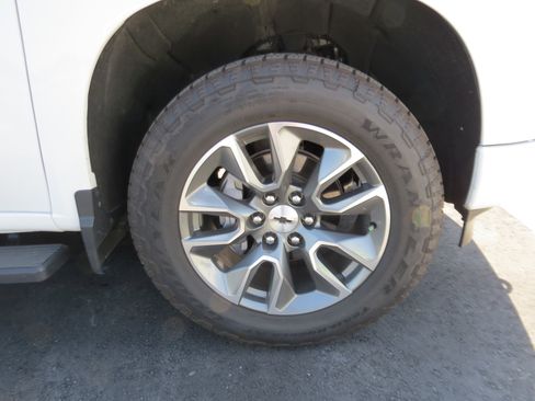Used 2026 Chevrolet Silverado 1500 RST AWD/4WD image 10
