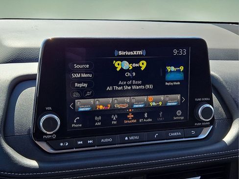 Used 2025 Nissan Rogue SV image 26