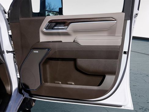 Used 2025 GMC Sierra 3500 SLT w/ Texas SLT Premium Package image 32