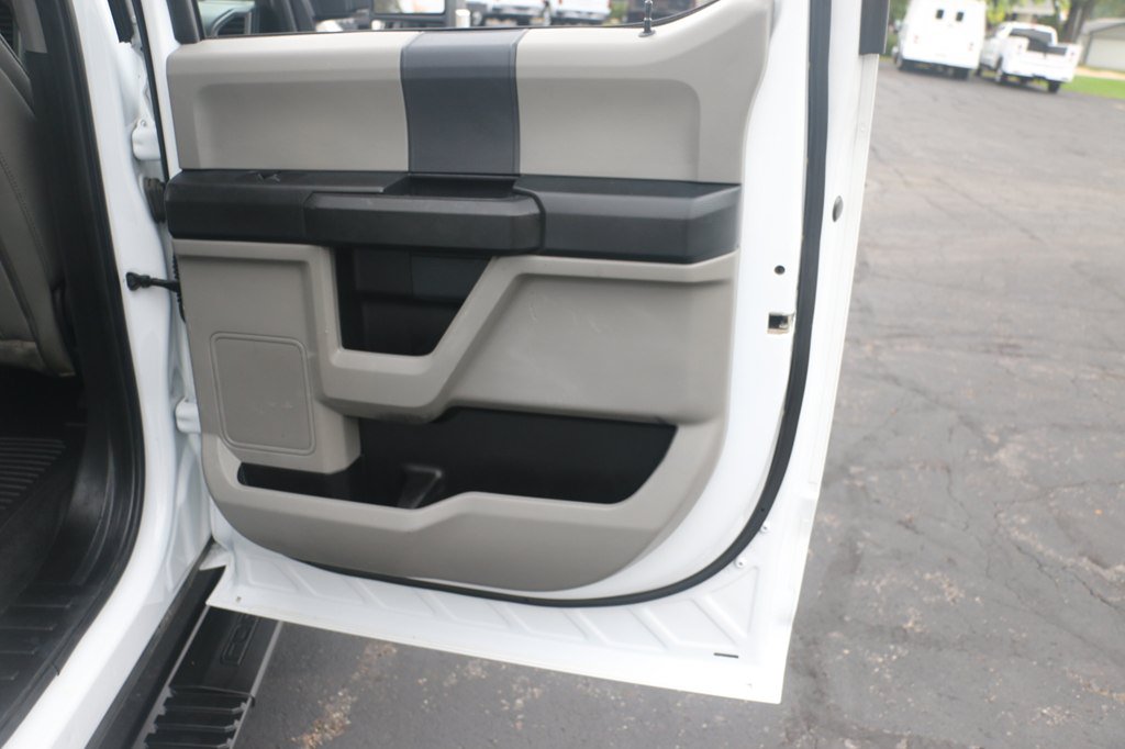 Used 2022 Ford F550 4x4 Crew Cab Super Duty w/ Power Equipment Group image 31