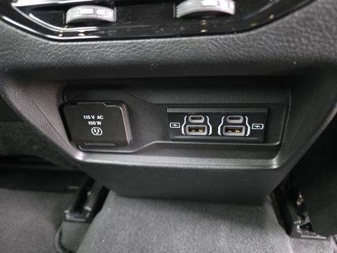 Used 2024 Jeep Grand Cherokee Altitude image 9