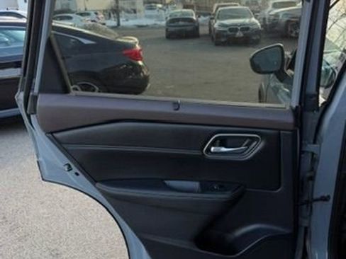 Used 2021 Nissan Rogue SL w/ Premium Package image 23