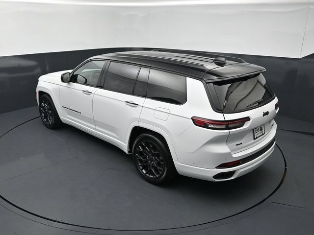 Used 2023 Jeep Grand Cherokee L Summit AWD/4WD image 16