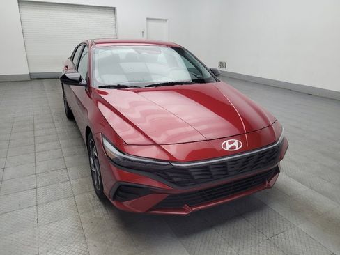 Used 2025 Hyundai Elantra Sport image 13