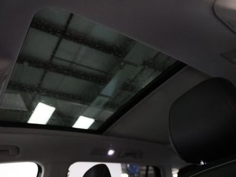 Used 2022 Volkswagen Tiguan SE image 20