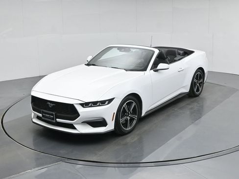 Used 2024 Ford Mustang Convertible image 37