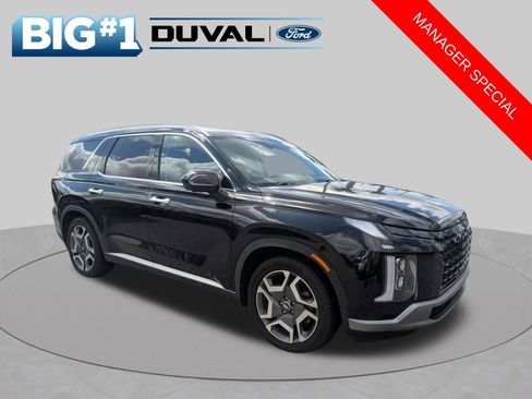 Used 2023 Hyundai Palisade SEL FWD image 2