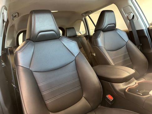 Used 2025 Toyota RAV4 Limited w/ Advanced Technology Package AWD/4WD image 15