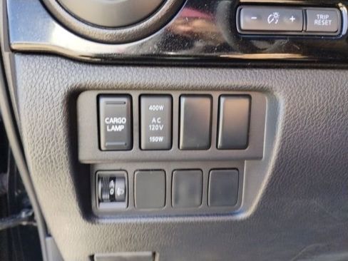 Used 2024 Nissan Titan SV w/ SV Bronze Edition Package AWD/4WD image 16