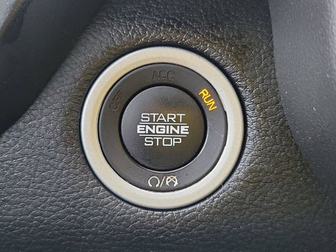 Used 2022 RAM 1500 Big Horn AWD/4WD image 38