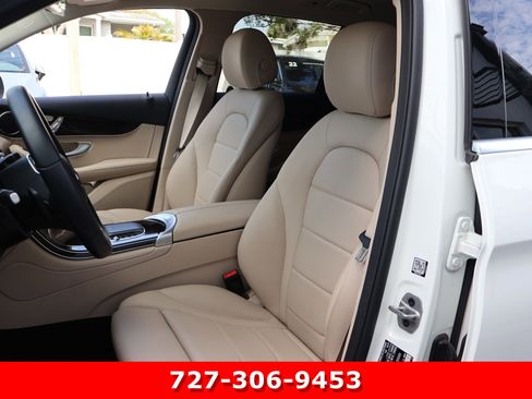 Used 2022 Mercedes-Benz GLC 300 image 2