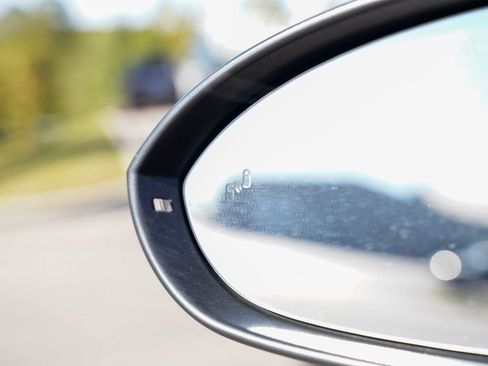 Used 2020 Volkswagen GTI SE image 12