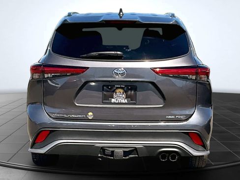Used 2021 Toyota Highlander XSE AWD/4WD image 5