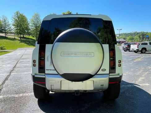 Used 2023 Land Rover Defender 110 S AWD/4WD image 4