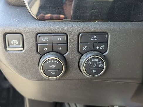 Used 2022 Chevrolet Silverado 1500 RST AWD/4WD image 19