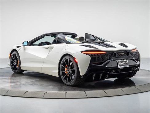 Used 2025 McLaren Artura Spider image 3