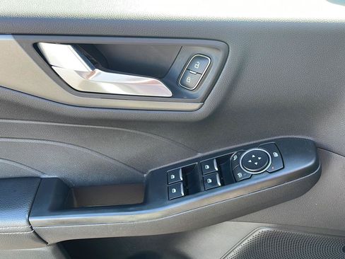 Used 2025 Ford Escape SE FWD image 11