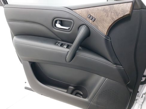 Used 2024 INFINITI QX80 Premium Select w/ Cargo Package image 31