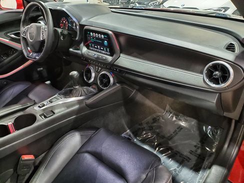 Used 2016 Chevrolet Camaro LT RWD image 14