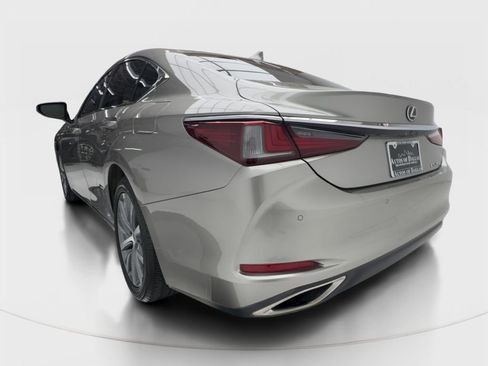 Used 2020 Lexus ES 350 w/ Premium Package image 10