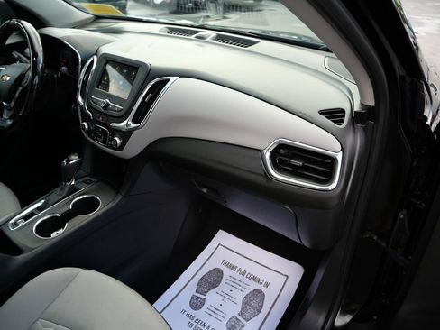 Used 2019 Chevrolet Equinox LS AWD/4WD image 28