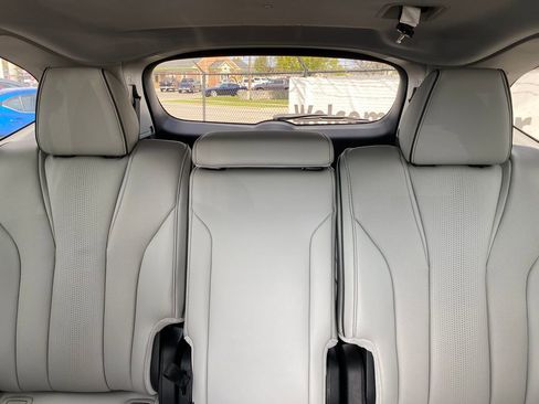 Used 2023 Acura MDX SH-AWD w/ Advance Package image 32