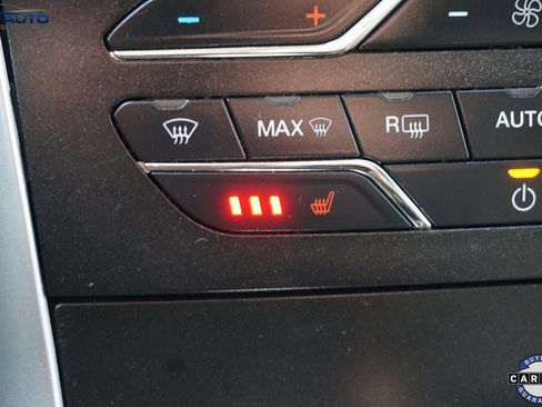 Used 2020 Ford Edge SEL image 34