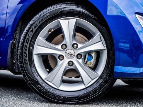 Used 2016 Hyundai Elantra Value Edition FWD image 3