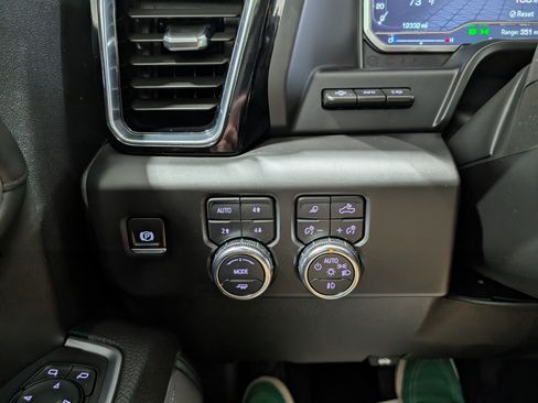 Used 2024 GMC Sierra 1500 Denali w/ Denali Reserve Package AWD/4WD image 25