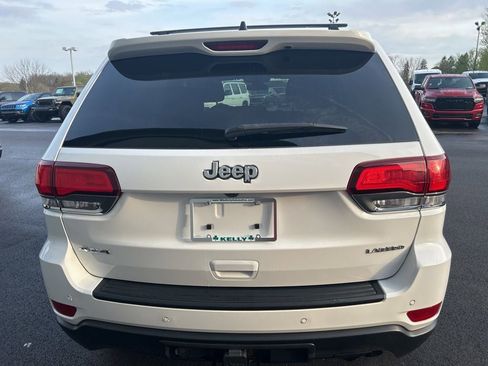 Used 2020 Jeep Grand Cherokee Laredo image 5