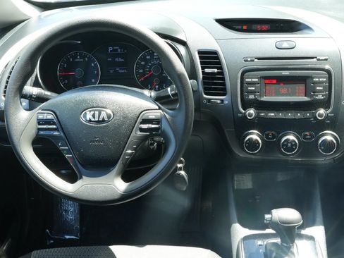Used 2018 Kia Forte LX FWD image 4