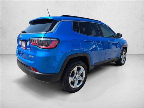 Used 2024 Jeep Compass Latitude AWD/4WD image 5