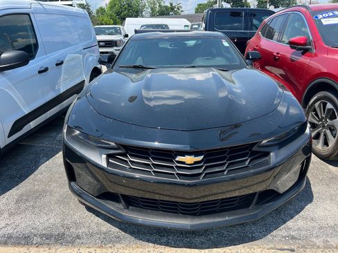 Used 2019 Chevrolet Camaro LT RWD image 2