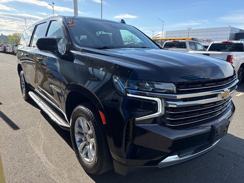 Used 2021 Chevrolet Suburban LT w/ Rear Media and Nav Package image 4