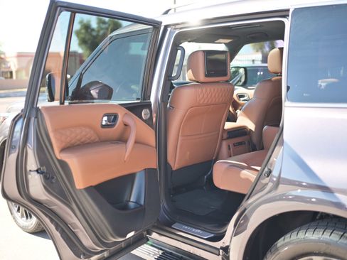 Used 2023 INFINITI QX80 Sensory w/ Cargo Package image 11