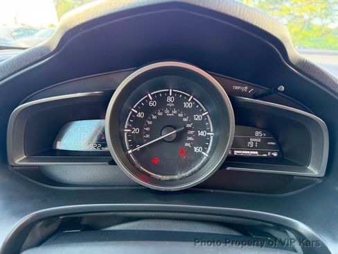 Used 2018 MAZDA MAZDA3 Touring FWD image 20