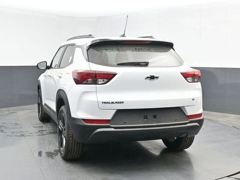 New 2026 Chevrolet TrailBlazer LT w/ Midnight Edition FWD image 12