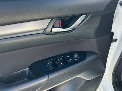 Used 2018 MAZDA CX-5 Sport AWD/4WD image 13