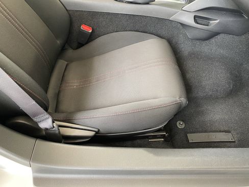 Used 2017 MAZDA MX-5 Miata Club image 31