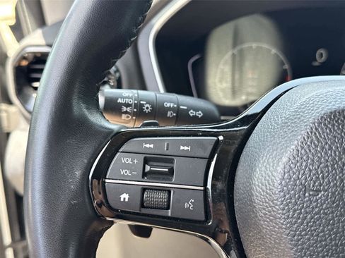 Used 2024 Honda Pilot Touring image 19