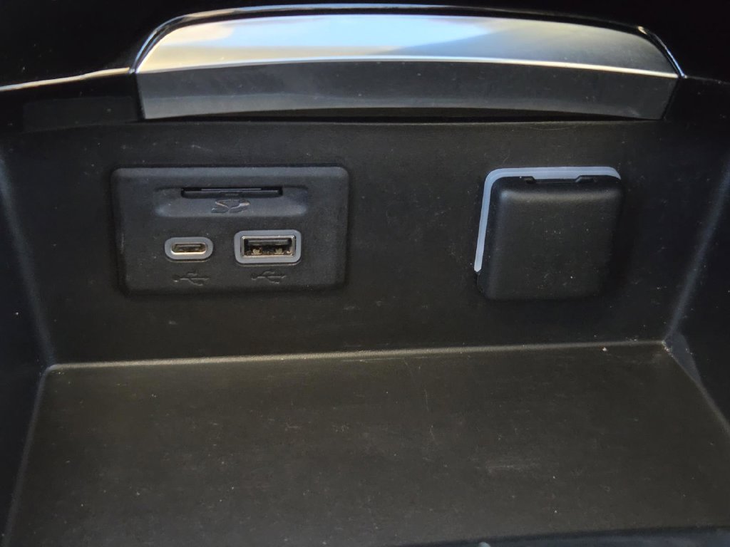 Used 2021 Buick Envision Essence w/ Technology Package I AWD/4WD image 28