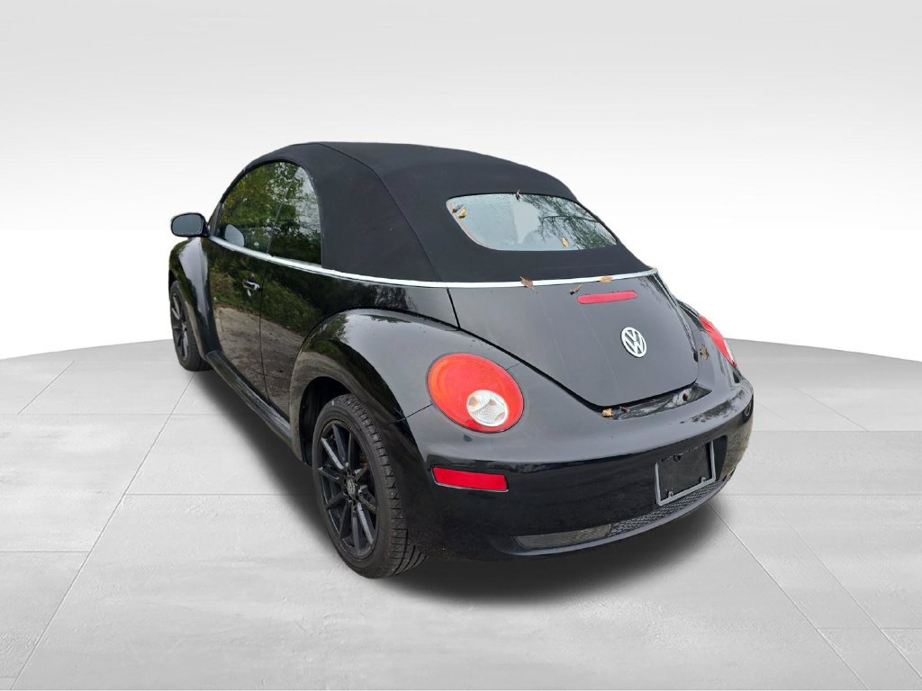 Used 2008 Volkswagen Beetle SE FWD image 3